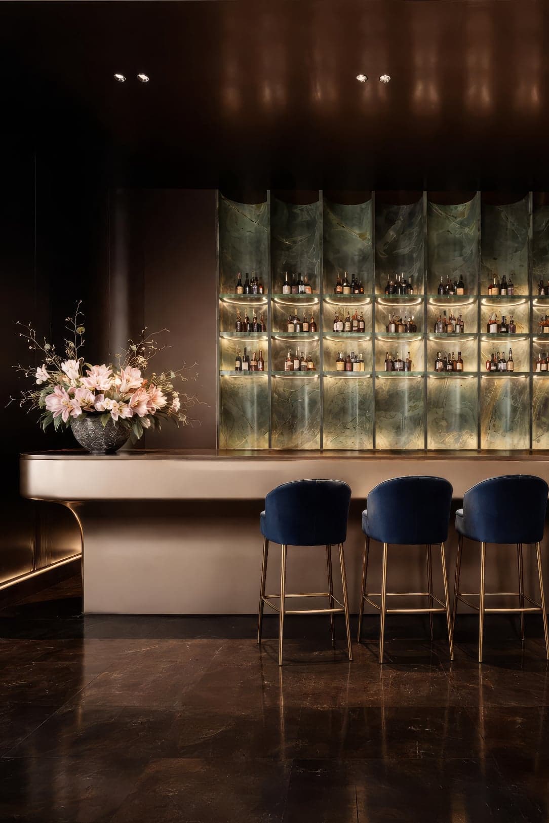 Concept visualisation: Dark bar counter and illuminated shelves